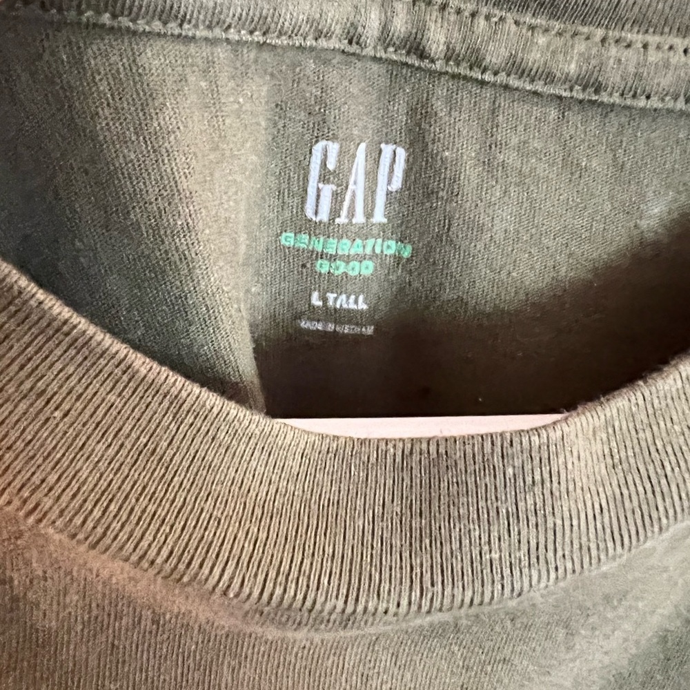 Gap men’s shirt, military green